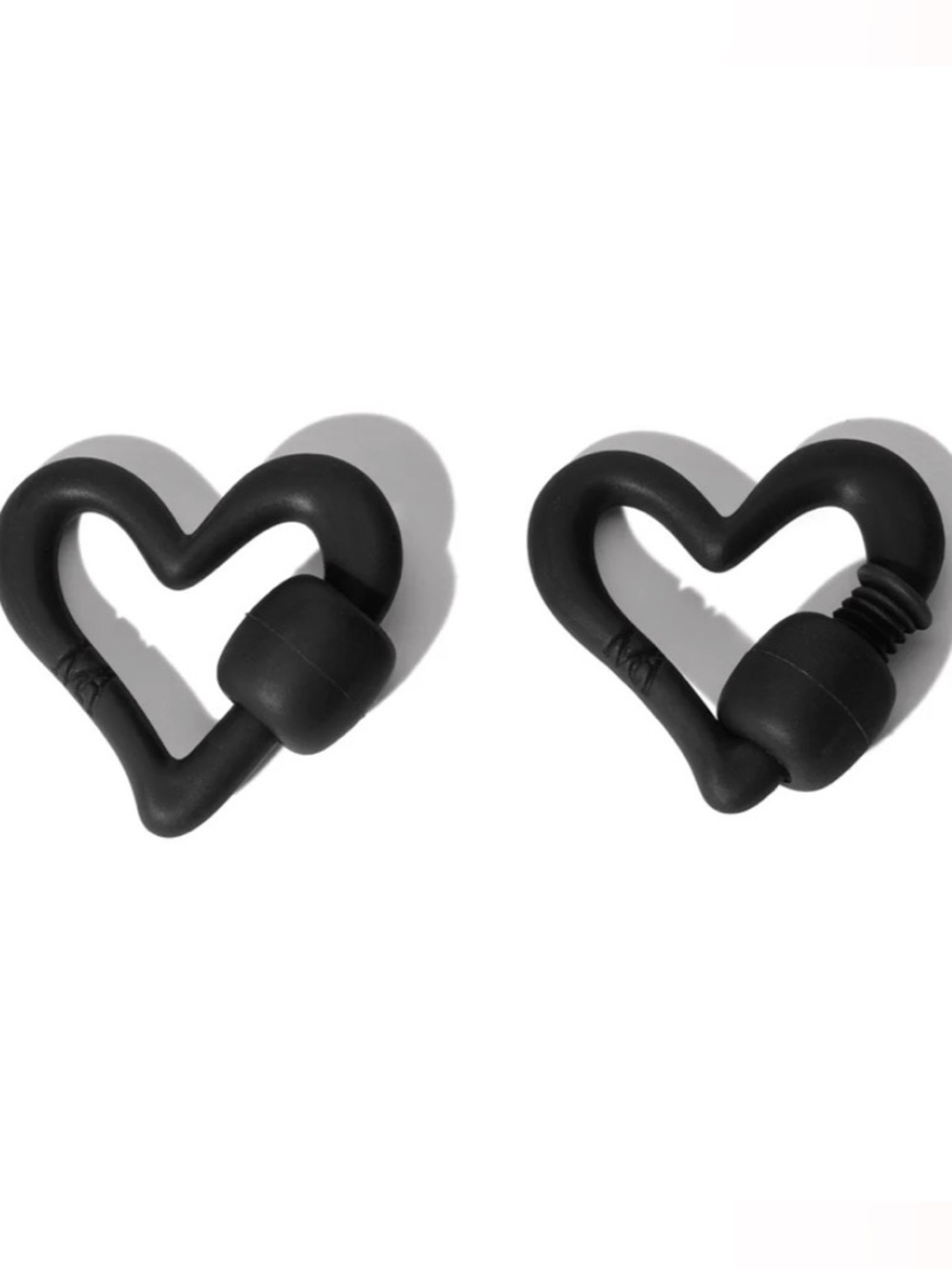 Marla Aaron Black Freeform Rubbr Heart Lock